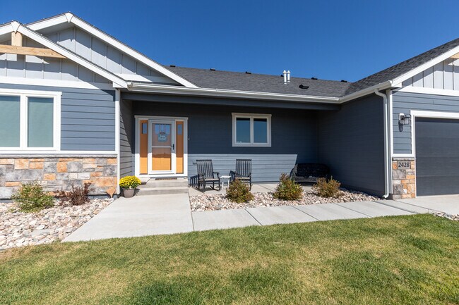 Building Photo - 2428 Sunshine Dr