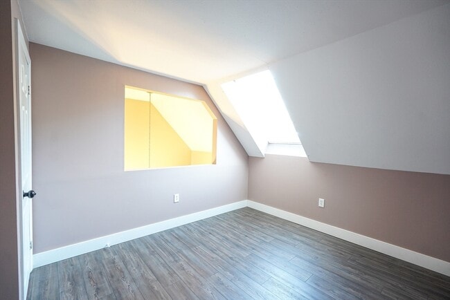 Building Photo - 40 Spring Cove Rd