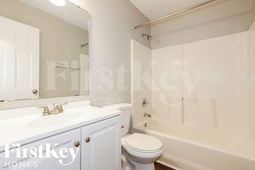 Building Photo - 3809 Bonn Blvd