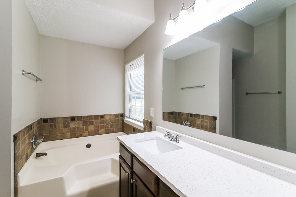 Building Photo - 230 Cinnamon Oak Cir