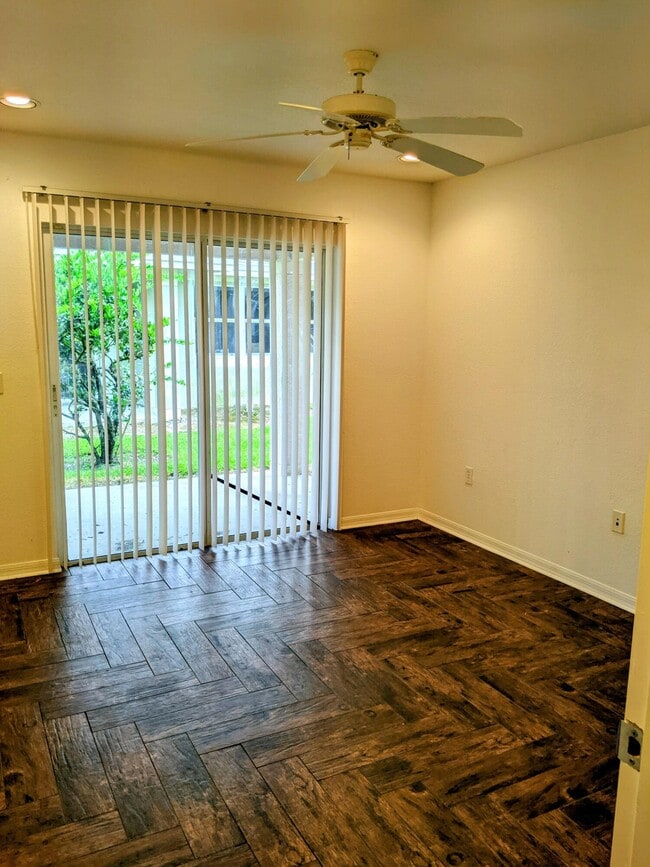 Building Photo - 1804 Blue Heron Ln