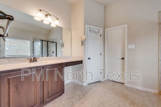 Building Photo - 11213 Amistad Dr