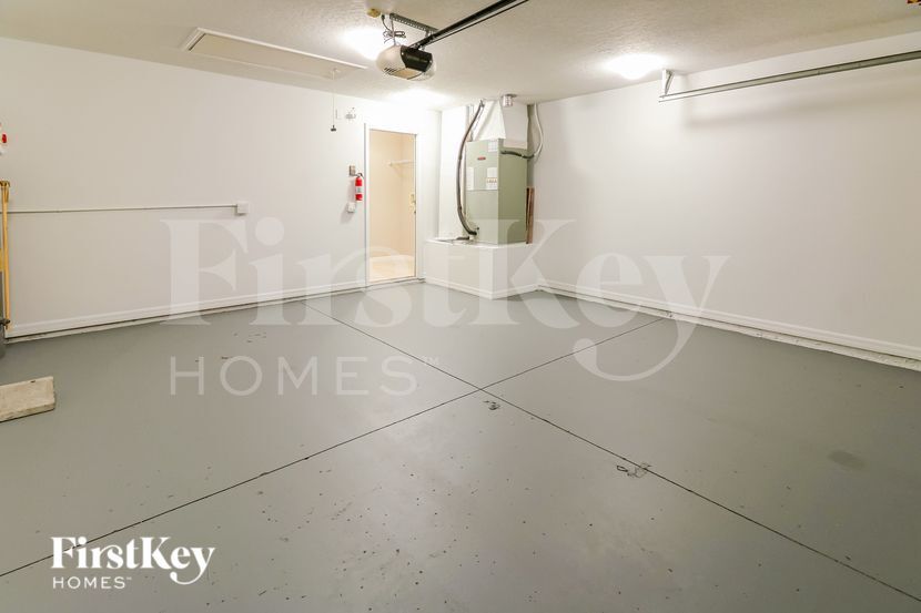 Building Photo - 6619 Gates Pointe Way