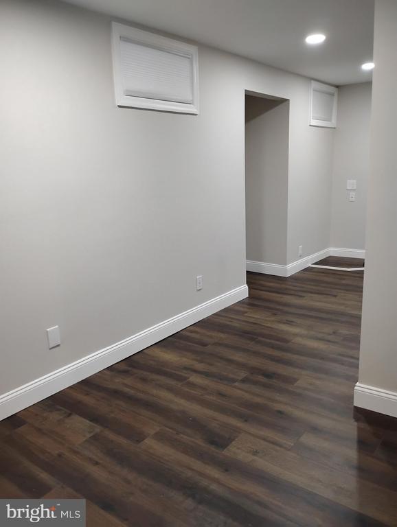 Building Photo - 22 Foxchase Dr