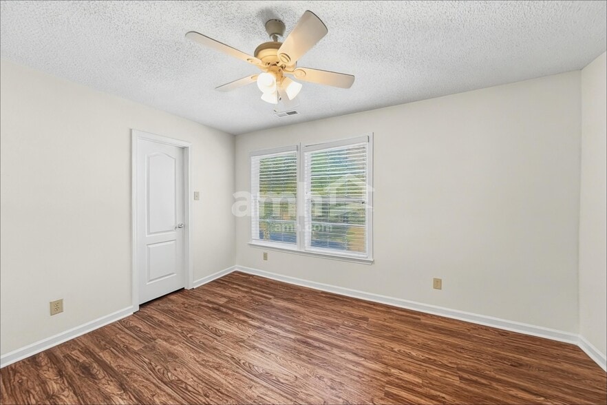 Building Photo - 5631 Hammermill Dr