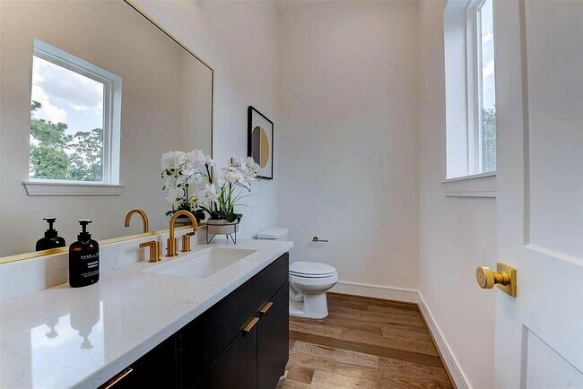 Building Photo - 7120 Gary St