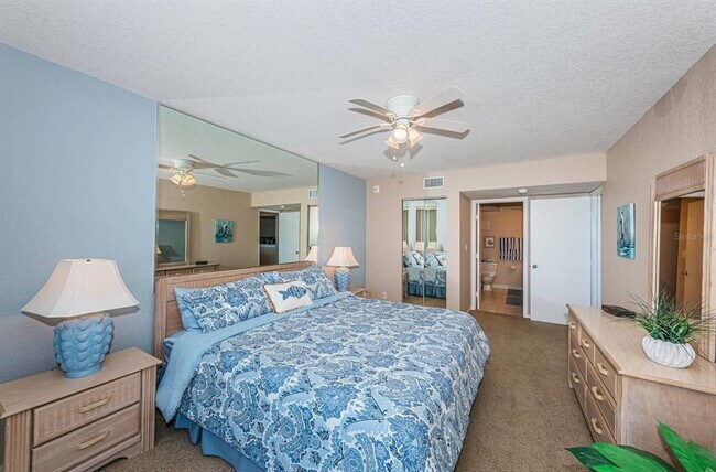 Building Photo - 6093 Bahia Del Mar Cir N