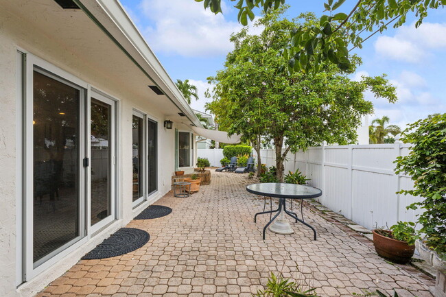 Building Photo - 10 Sailfish Ln