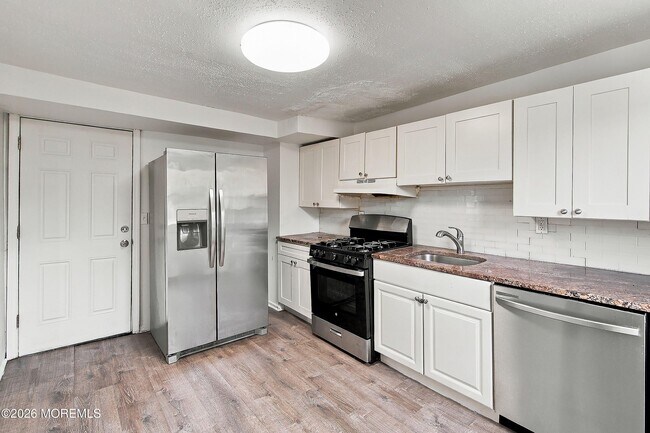 Building Photo - 1310 Summerfield Ave