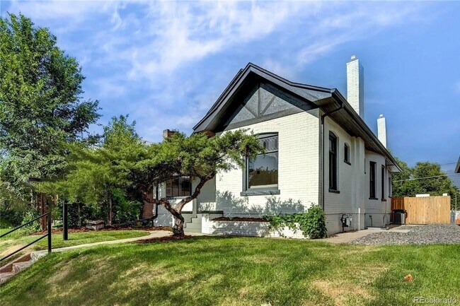 Building Photo - Stunning remodel in the beautiful Potter Highlands! 5 bedrooms 3.5 baths!