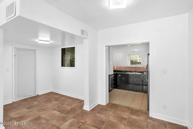 Building Photo - 4239 Shirley Ave