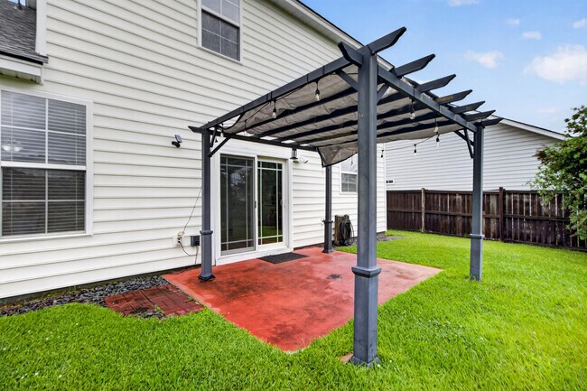 Building Photo - 152 Spindle Way