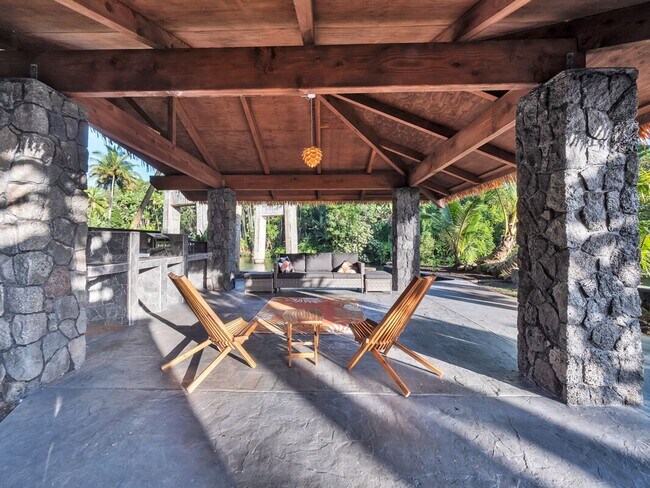 Building Photo - Oceanfront Estate: The Honolii Hale