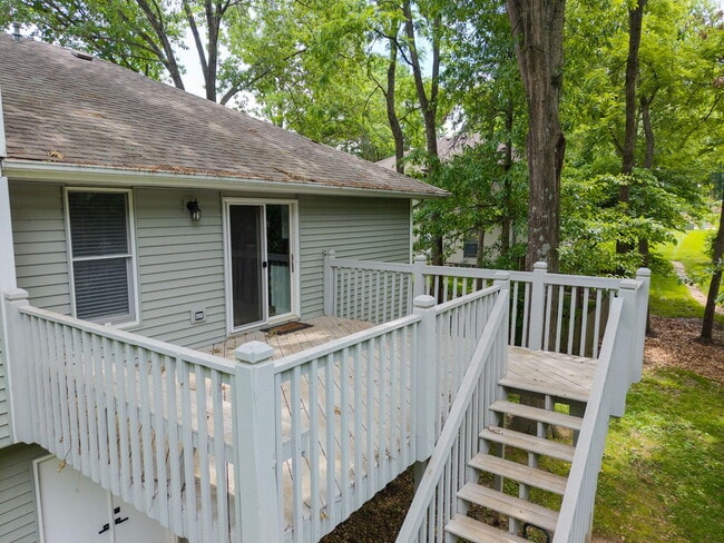 Building Photo - 2301 Grant Ln