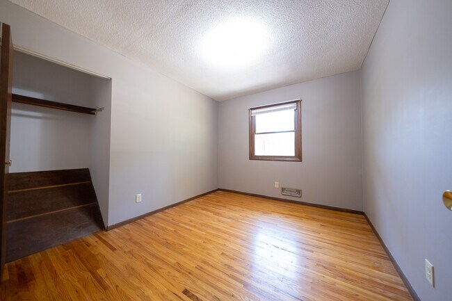 Building Photo - 14865 Damask Ave W