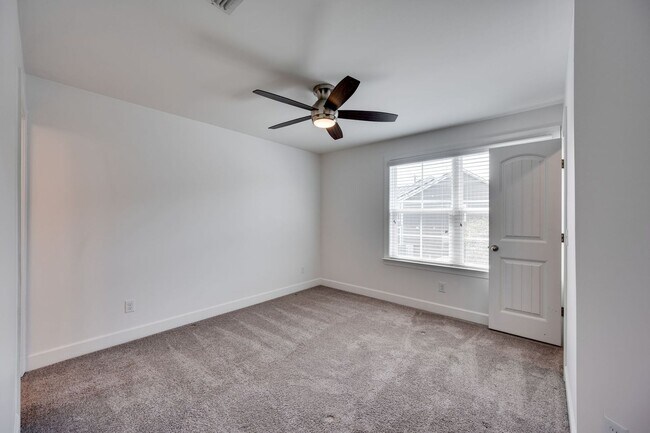 Building Photo - 1135 Lilly Valley Way