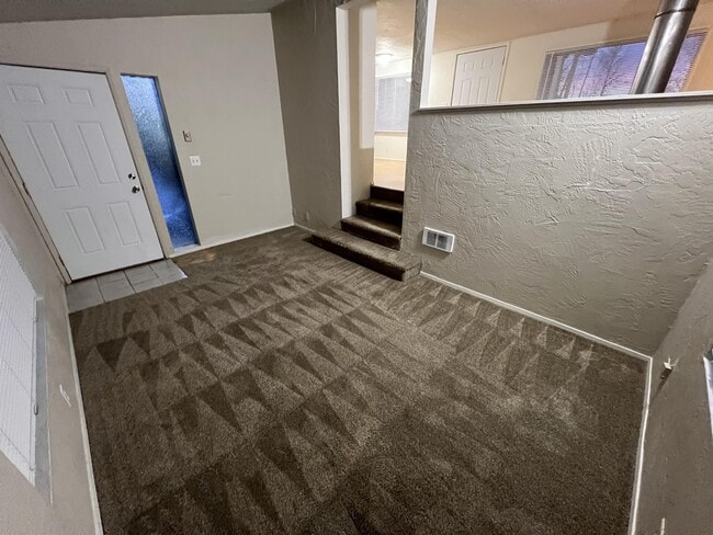 Building Photo - 100 S Davies Rd