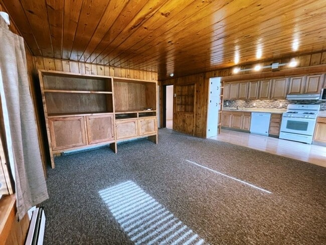 Building Photo - Unique and Updated Corner Lot Cabin in Mou...