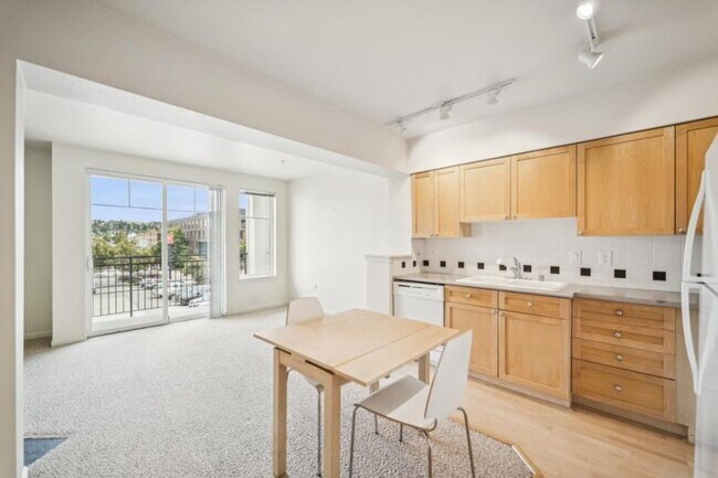 Building Photo - 0 bedroom in Seattle WA 98107