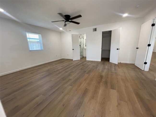 Building Photo - 2825 8th Ave N