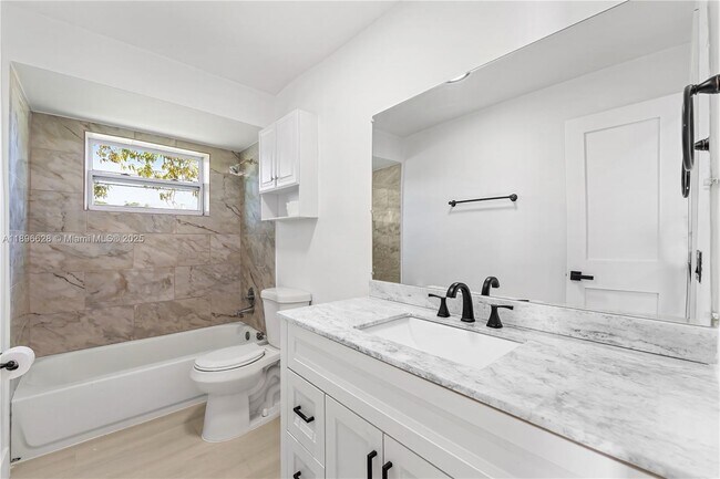 Building Photo - 2600 NW 68th Way