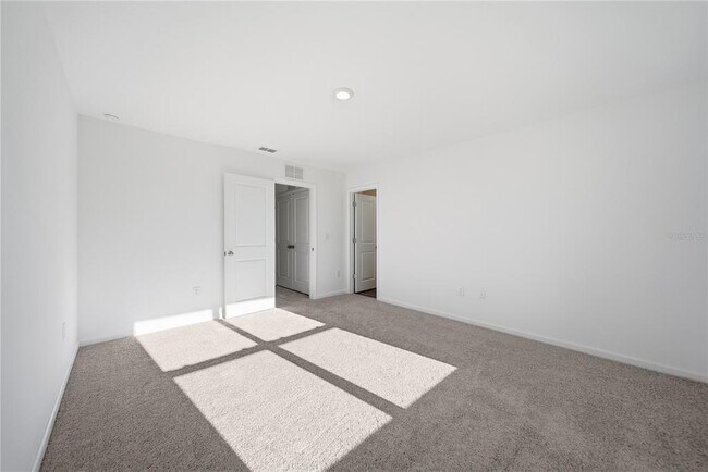 Building Photo - 6155 Daerr Rdg St