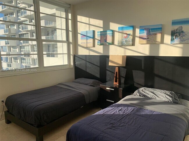 Building Photo - 100 Lincoln Rd