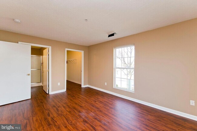 Building Photo - 117 1 Brookland Terrace