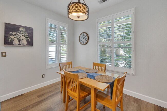 Building Photo - 10459 Summershade Ln