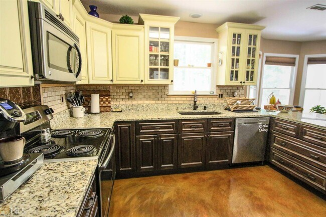 Building Photo - 138 Rockspray Ridge