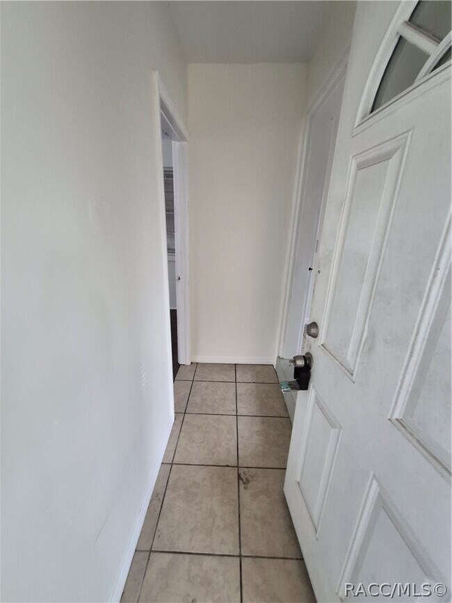 Building Photo - 11 S Barbour St