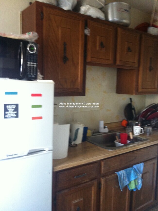 Building Photo - 349 Pleasant St