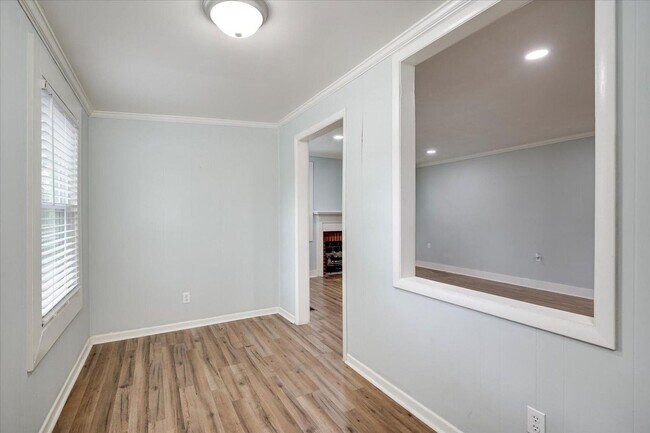 Building Photo - 3 Bedroom 2 Bath House for rent!
