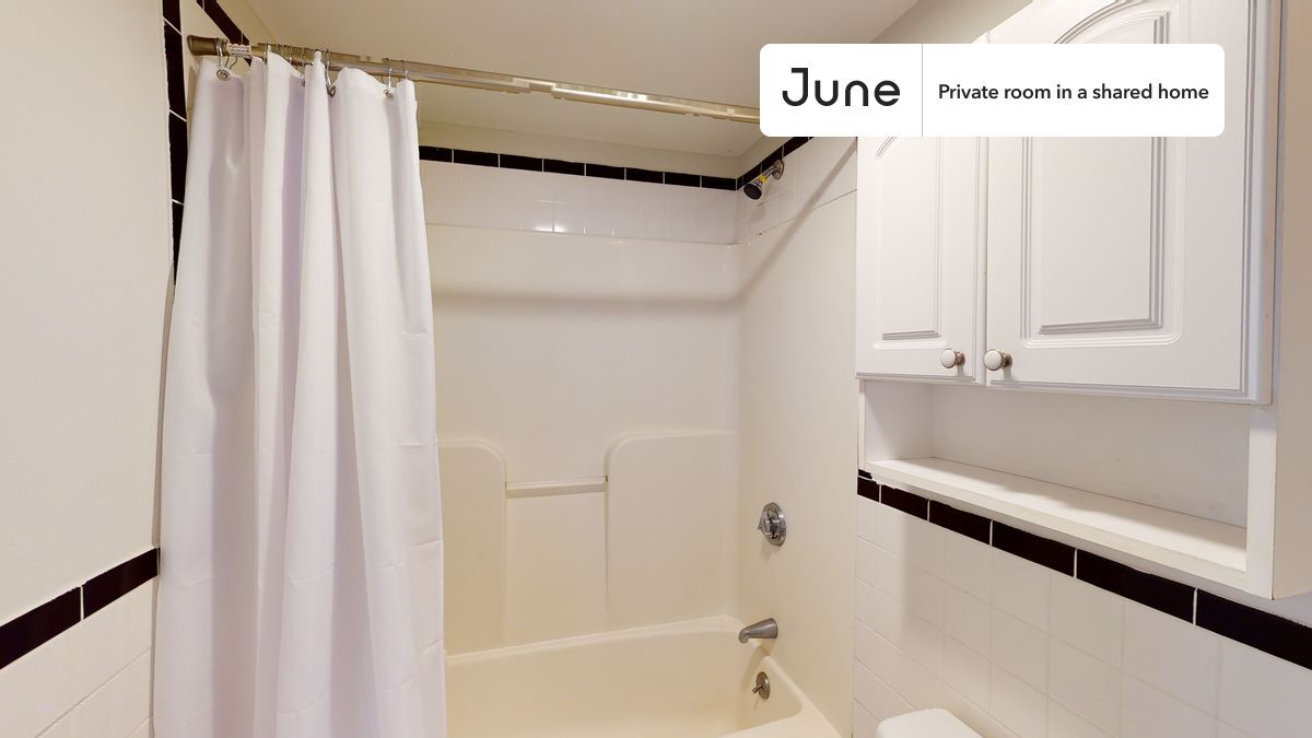 Building Photo - Room in Shared 4 bed/2 bath home