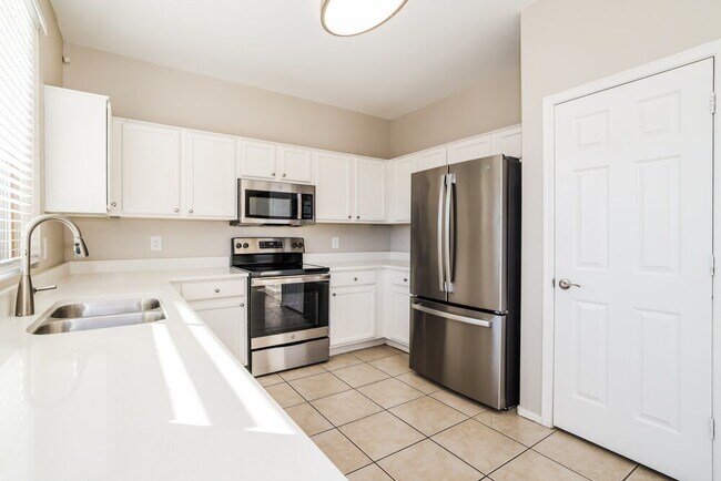 Building Photo - 1931 S Noble