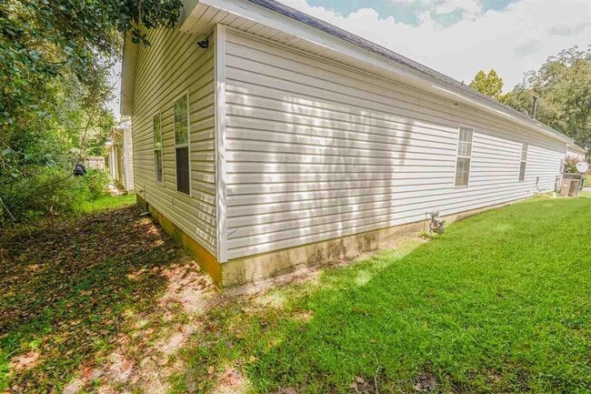 Building Photo - 2116 Bullocks Run Rd