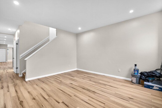 Building Photo - 2202 E Fayette St