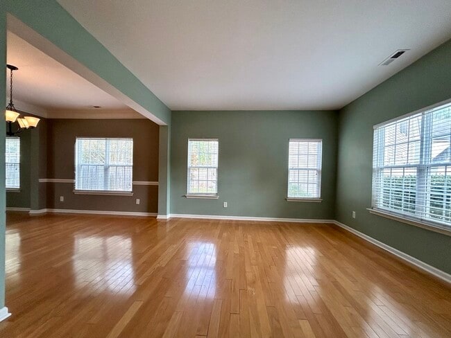Building Photo - 5915 Parkstone Drive