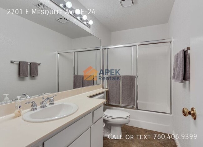 Building Photo - 2701 E Mesquite Ave