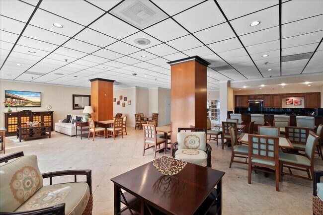 Building Photo - 5047 N Hwy A1A