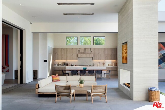 Building Photo - 52435 Ross Ave