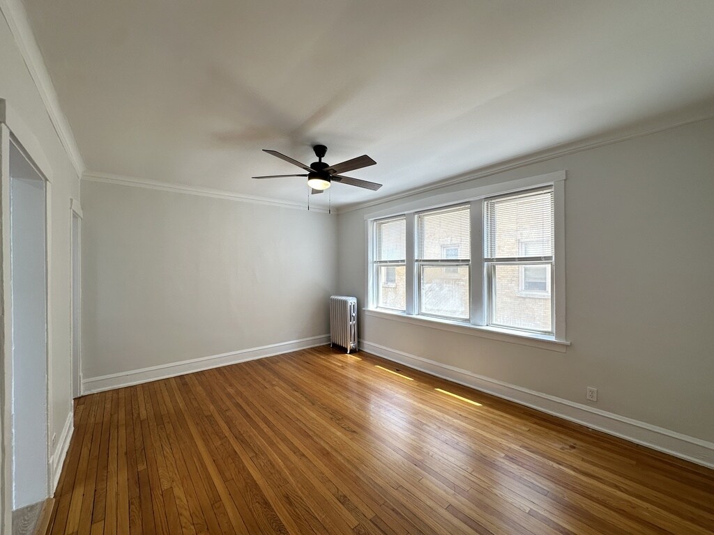 Building Photo - 4831 N Springfield Ave