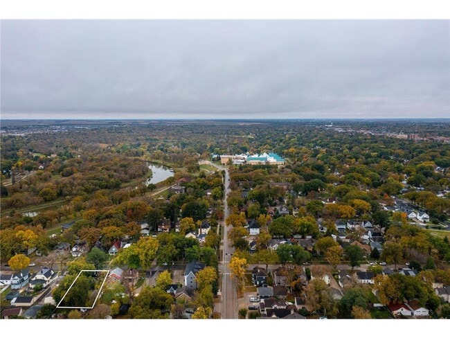 Building Photo - 361 8th Ave S