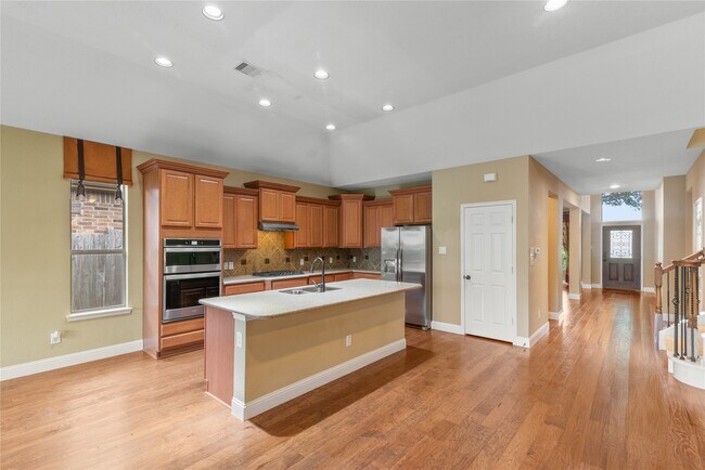 Building Photo - 11119 Hayden Falls Dr