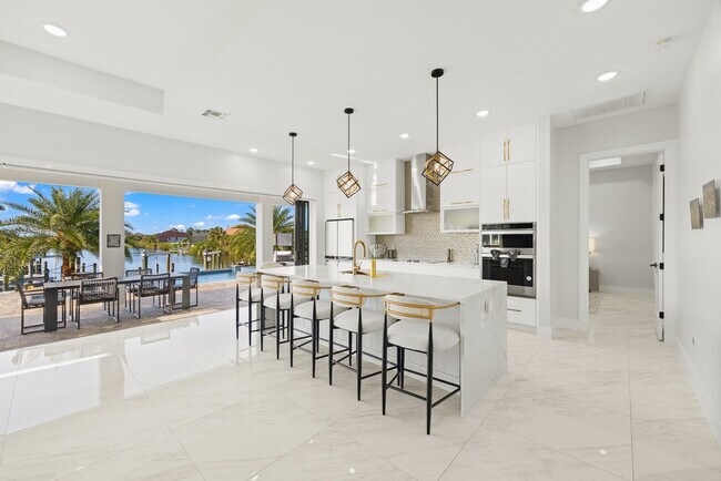 Building Photo - 3611 Gulfstream Pkwy