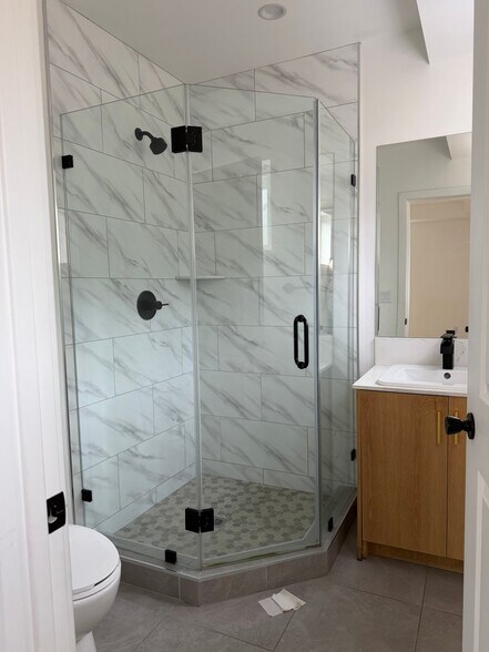 Building Photo - 1400 57th St