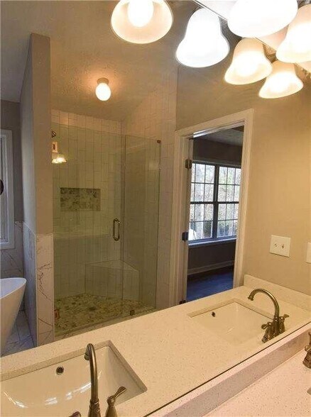 Building Photo - 6105 Back Bay Cir