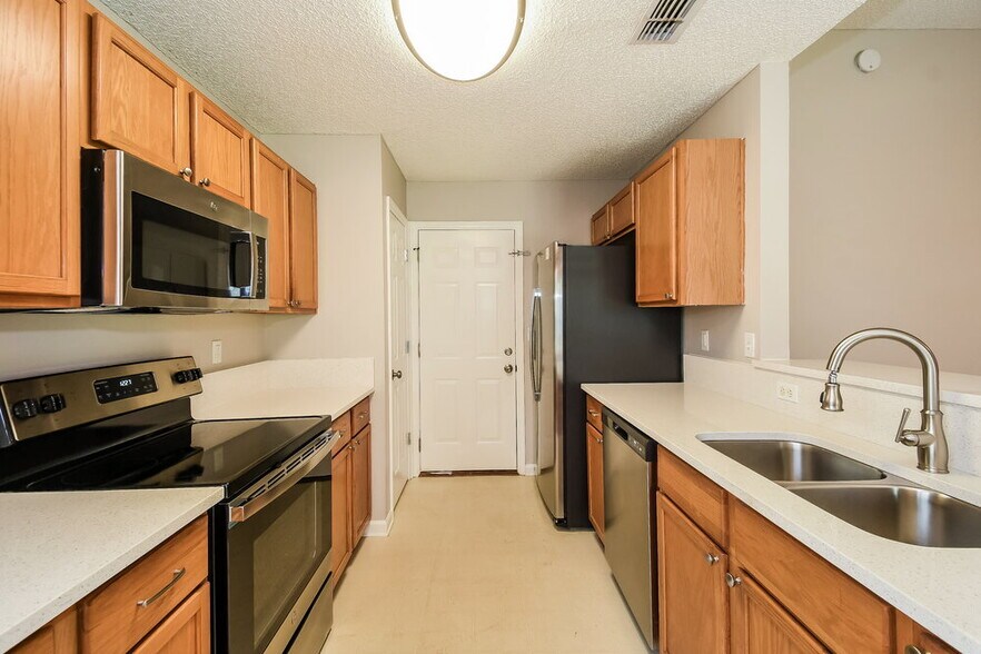 Building Photo - 636 Morning Mist Way