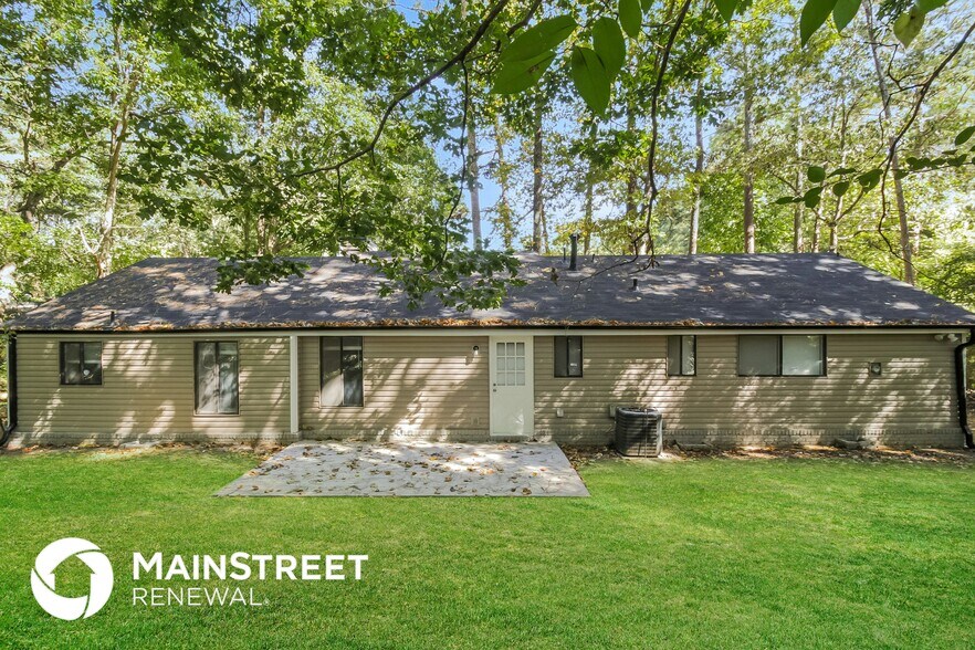Building Photo - 2085 Swan Ct