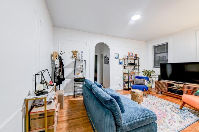 Building Photo - 901 Grand Ave